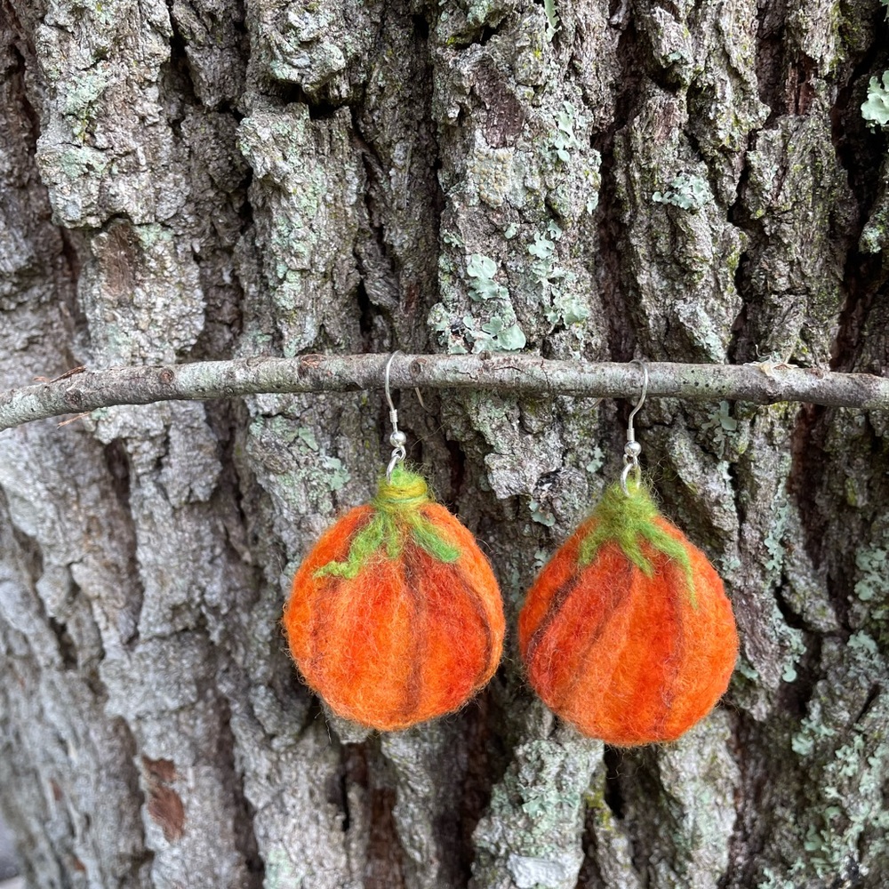 Hand crafted needle felted artisan pumpkin earrings unique one of a kind autumn - Picture 3 of 13
